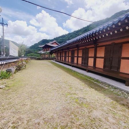 Yeongwol Hwanggung Hanok Pension Exterior photo