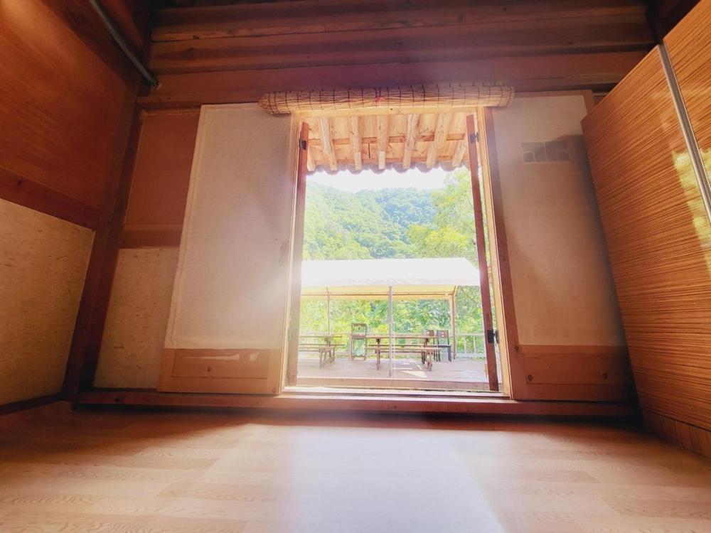 Yeongwol Hwanggung Hanok Pension Room photo